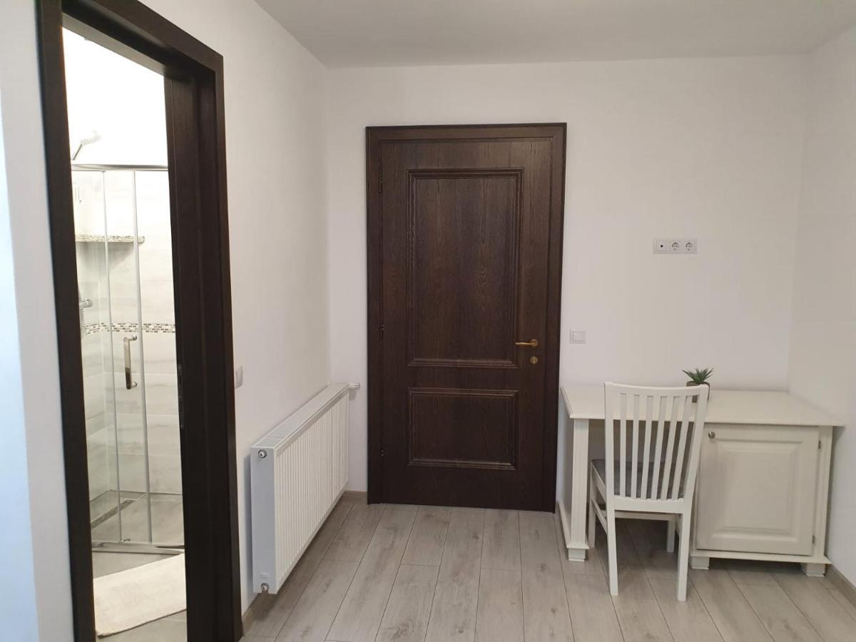 Отель Casa Alexandru - Locul In Care Te Simti Acasa Вишеу-де-Жос Экстерьер фото