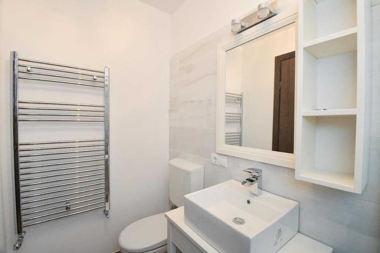 Отель Casa Alexandru - Locul In Care Te Simti Acasa Вишеу-де-Жос Экстерьер фото