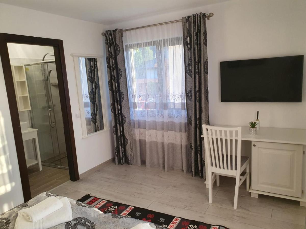 Отель Casa Alexandru - Locul In Care Te Simti Acasa Вишеу-де-Жос Экстерьер фото